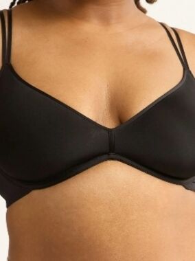 Smooth Wireless Black T-Shirt Bra with Double Straps